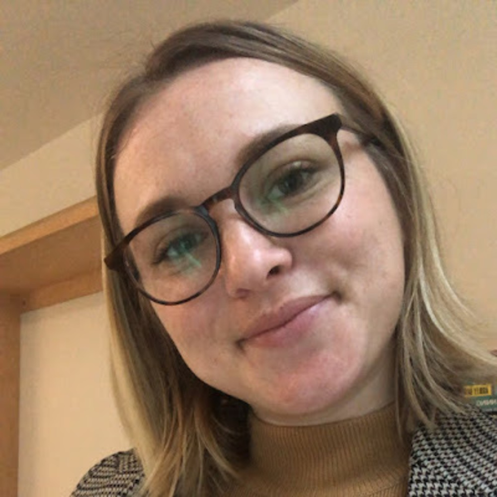 Meet your Posher, Laura
